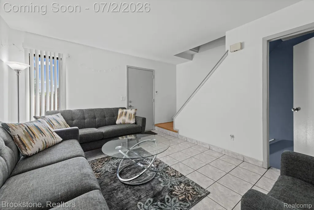 1925 Nicholas Court Warren City MI 48092