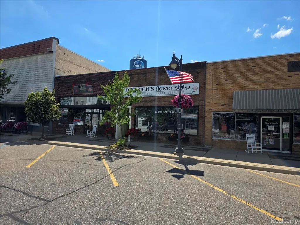 211 N Saginaw Street Durand City MI 48429