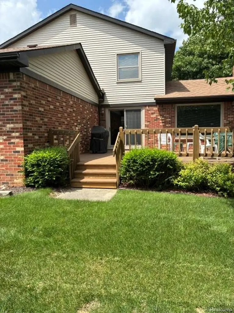 24760 Sutherland Drive Novi City MI 48374