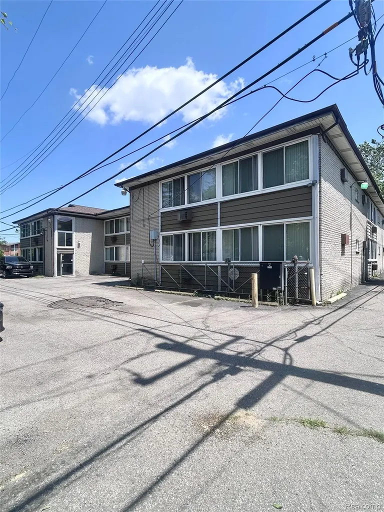 19131 Lahser Road Detroit City MI 48219