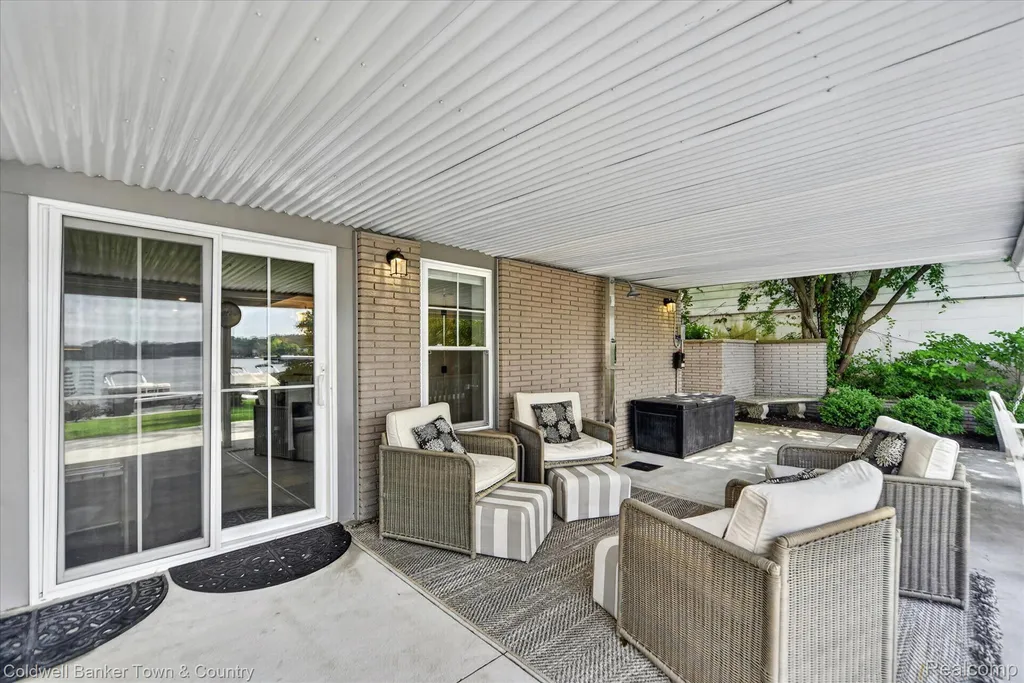 3762 Noble Genoa Township MI 48116
