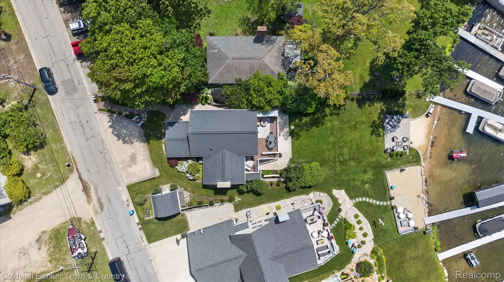 3762 Noble Genoa Township MI 48116