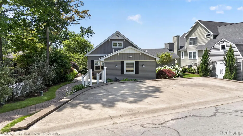 3762 Noble Genoa Township MI 48116