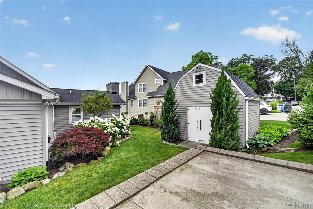 3762 Noble Genoa Township MI 48116