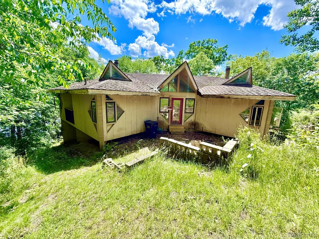 7285 Parkwood Drive Tyrone Township MI 48430