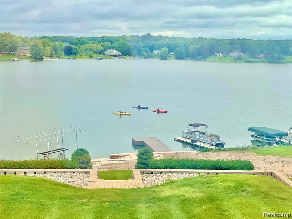 7285 Parkwood Drive Tyrone Township MI 48430
