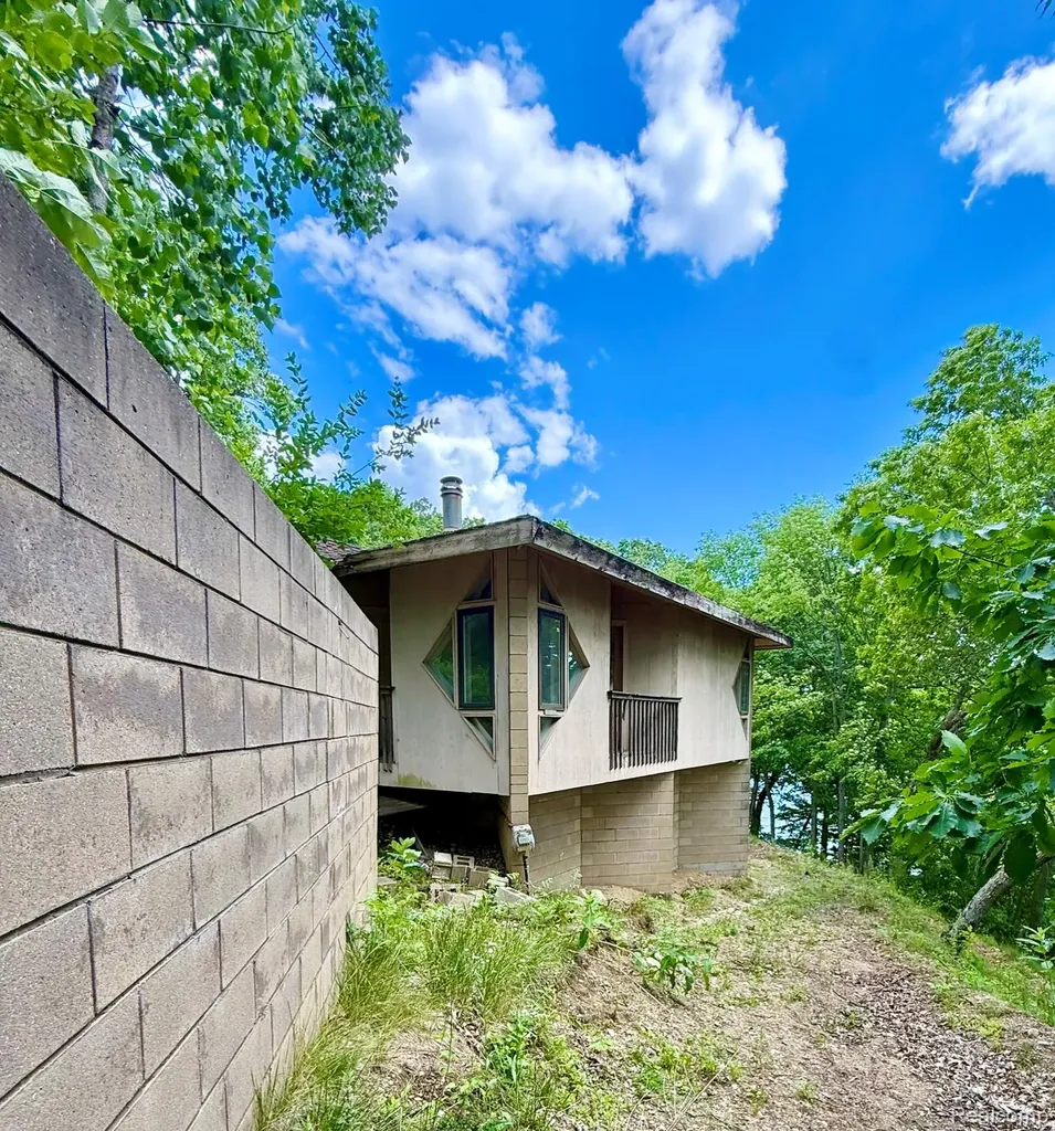7285 Parkwood Drive Tyrone Township MI 48430