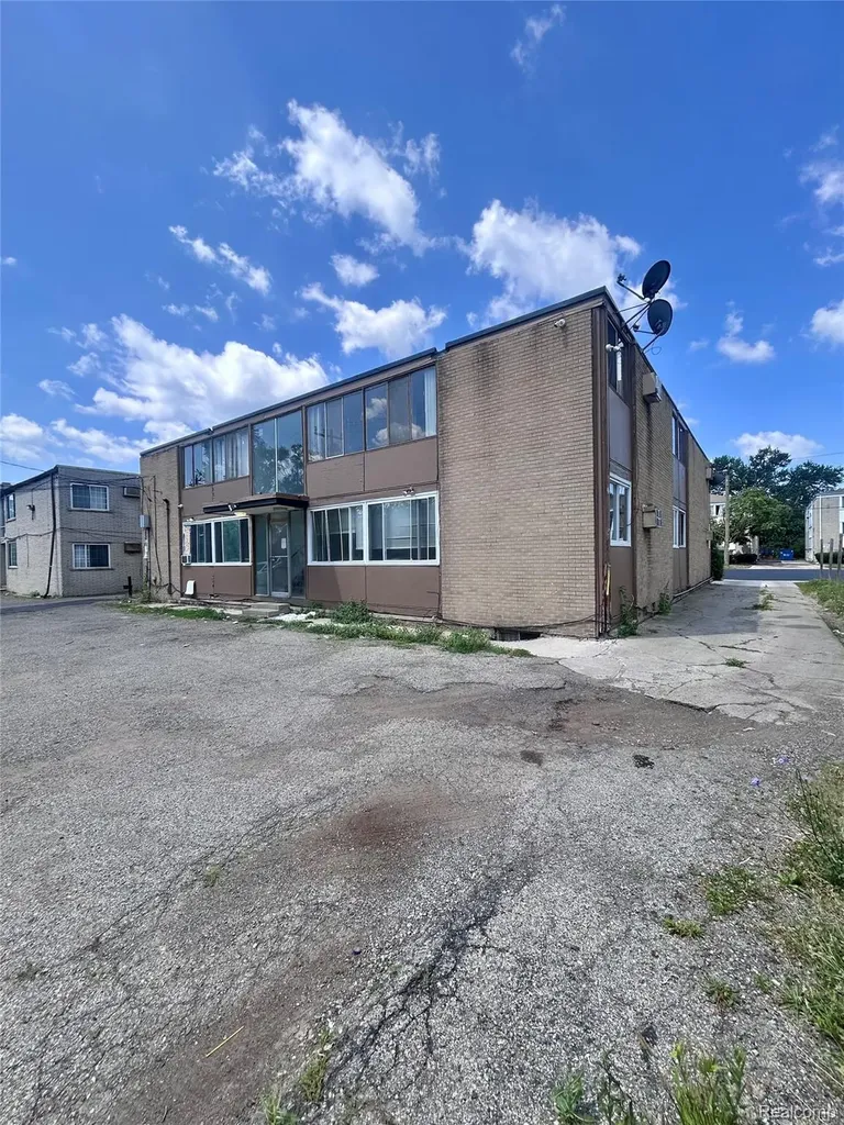 15080 Greenfield Road Detroit City MI 48227