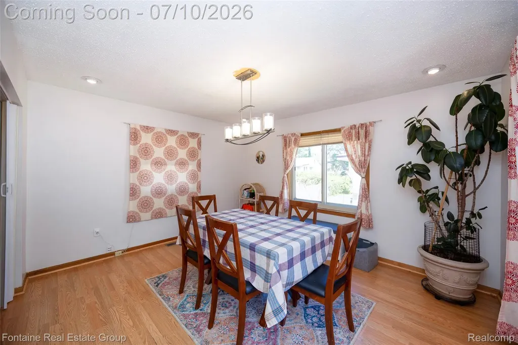 6053 John Daly Street Taylor City MI 48180