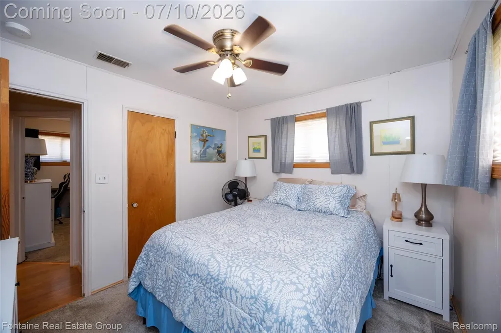 6053 John Daly Street Taylor City MI 48180