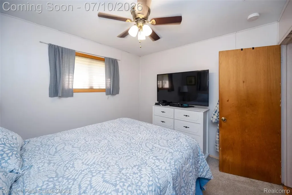 6053 John Daly Street Taylor City MI 48180