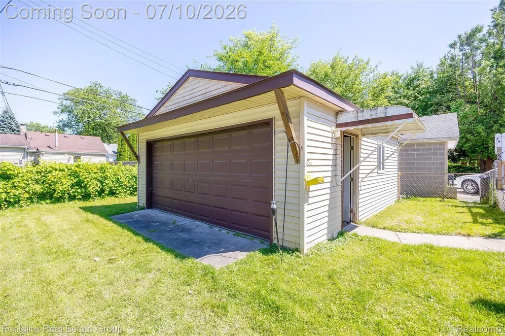 6053 John Daly Street Taylor City MI 48180
