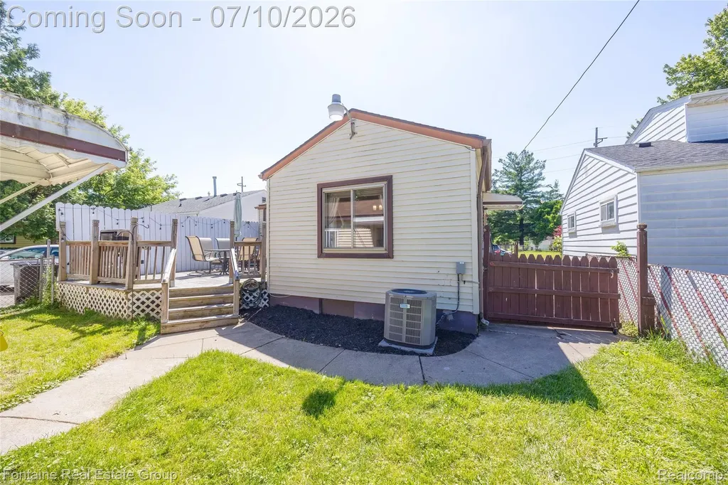 6053 John Daly Street Taylor City MI 48180