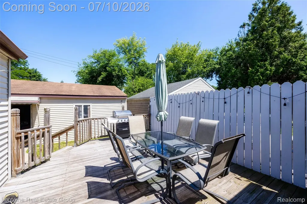 6053 John Daly Street Taylor City MI 48180