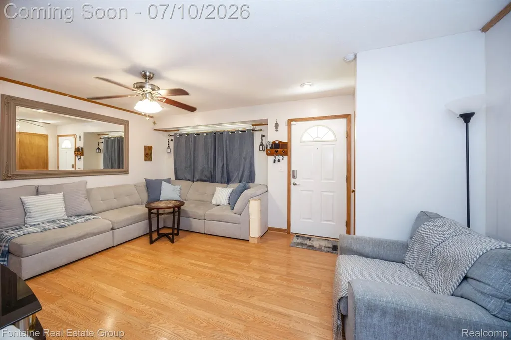 6053 John Daly Street Taylor City MI 48180