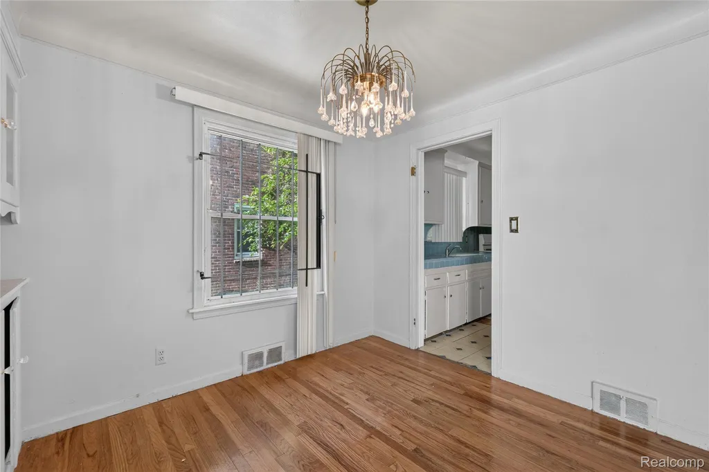 20201 Lesure Street Detroit City MI 48235