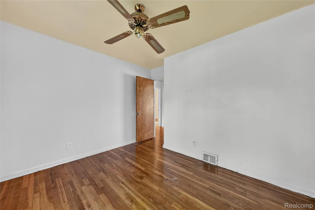 20201 Lesure Street Detroit City MI 48235