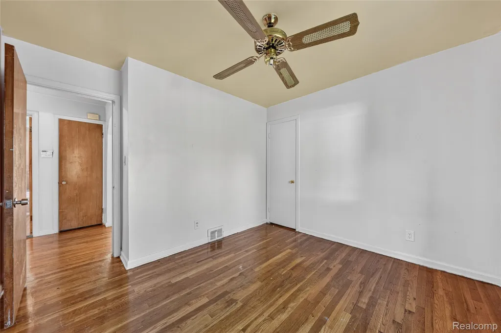 20201 Lesure Street Detroit City MI 48235