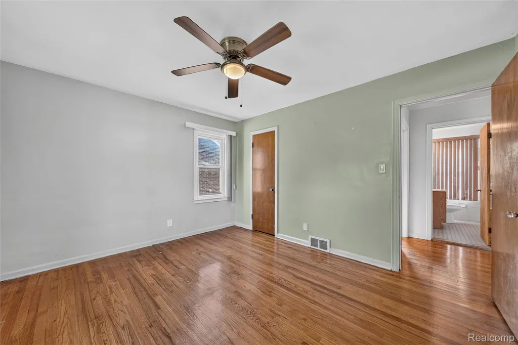 20201 Lesure Street Detroit City MI 48235