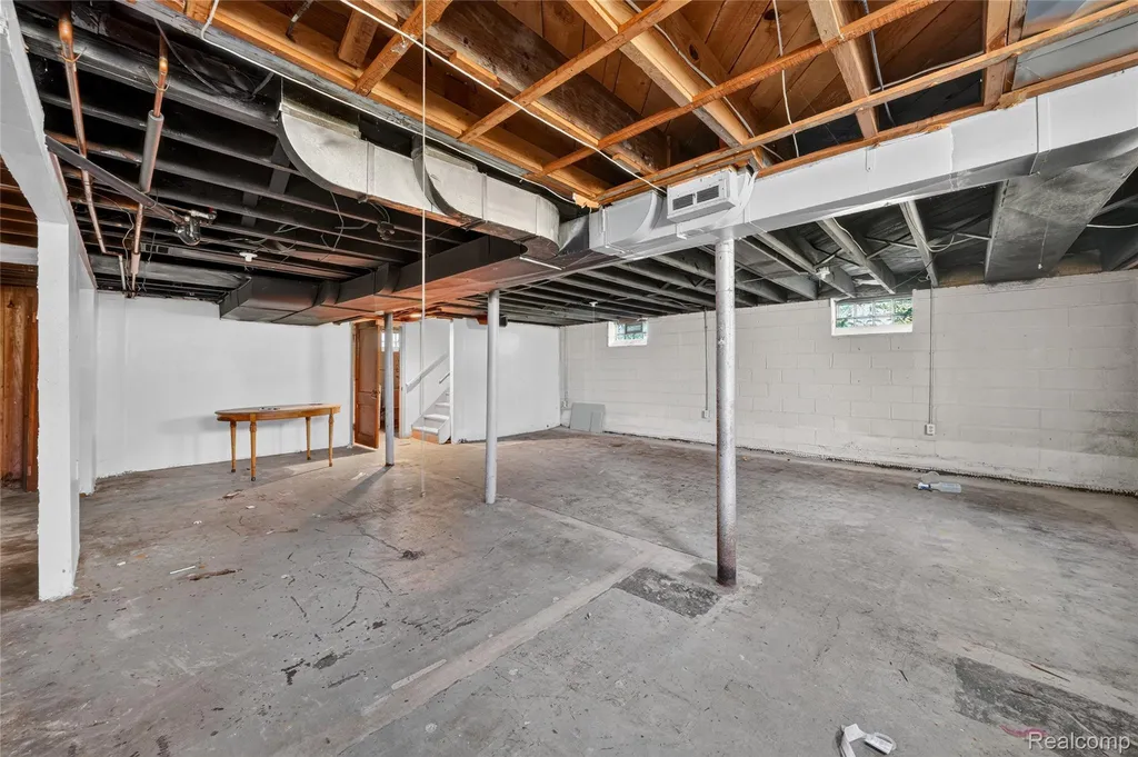 20201 Lesure Street Detroit City MI 48235