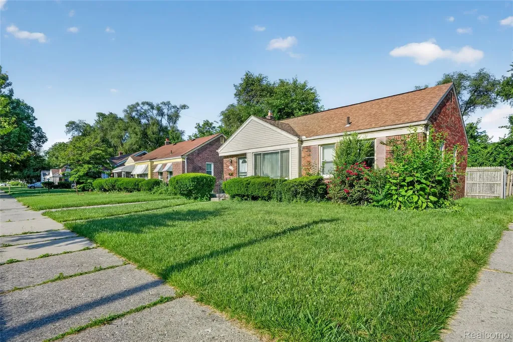 20201 Lesure Street Detroit City MI 48235