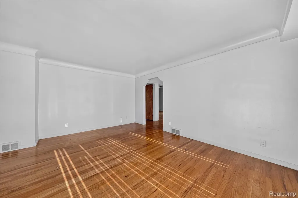 20201 Lesure Street Detroit City MI 48235