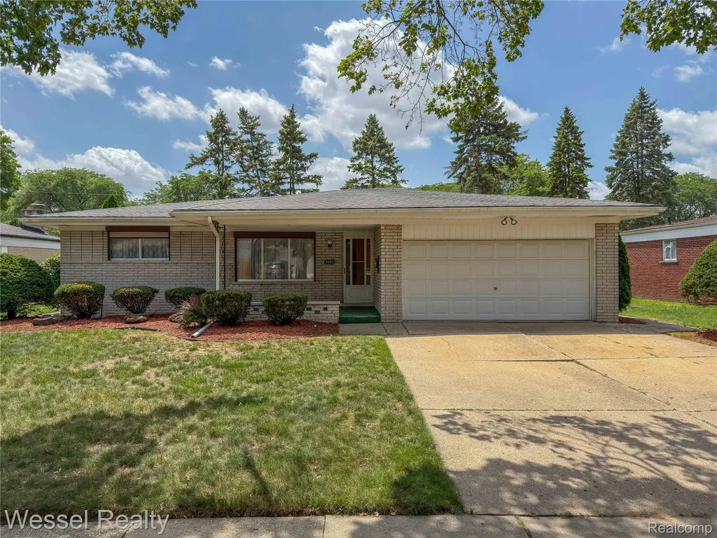 3446 Girard Drive Warren City MI 48092