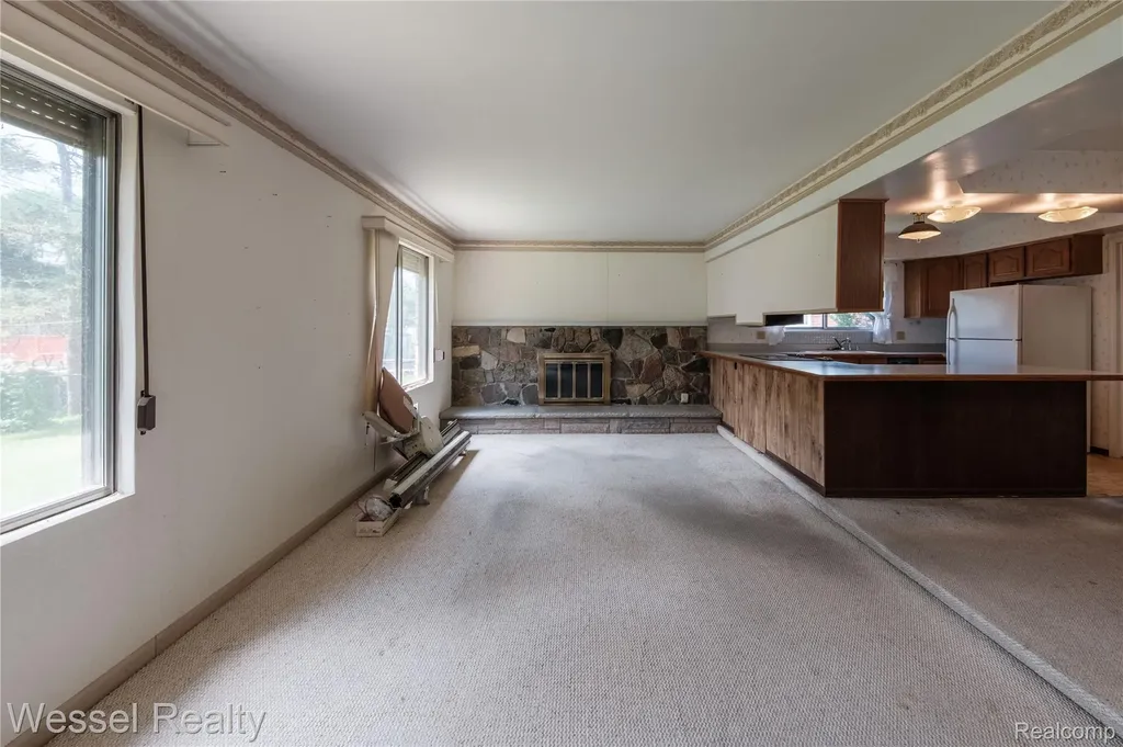 3446 Girard Drive Warren City MI 48092