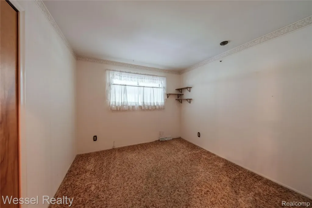 3446 Girard Drive Warren City MI 48092