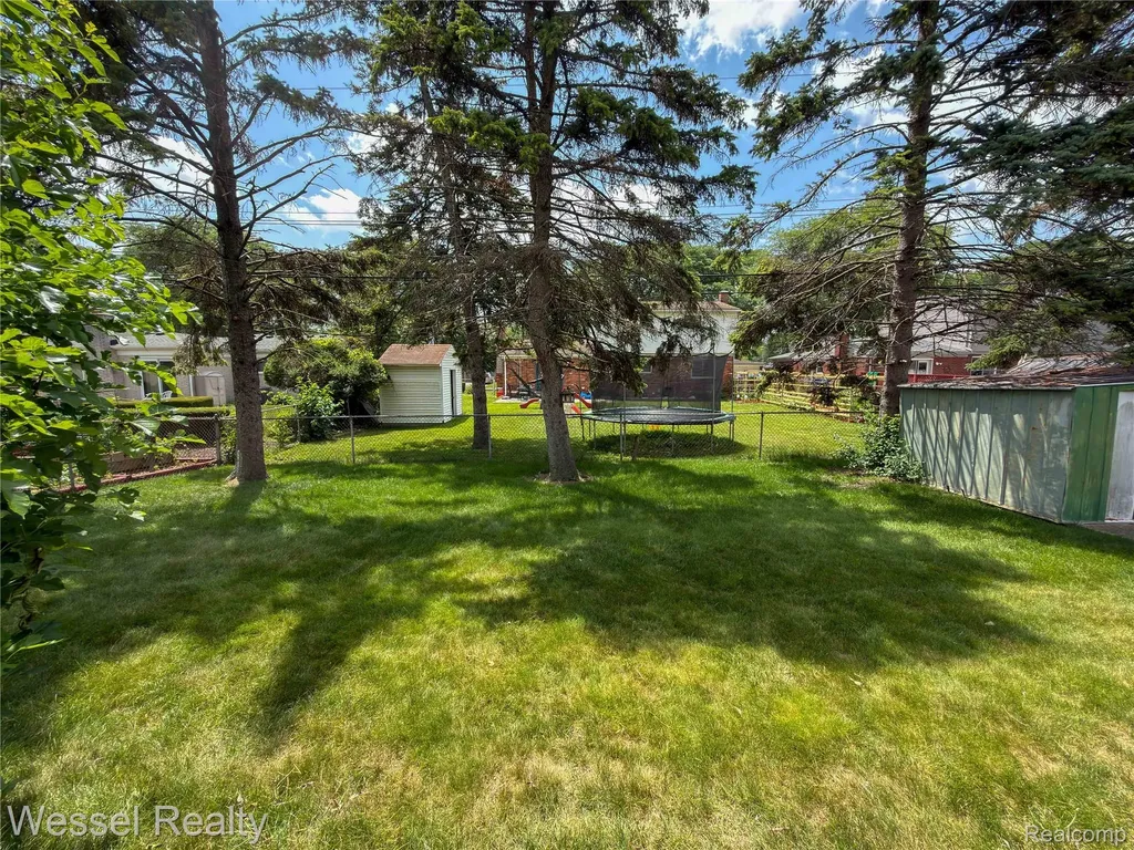 3446 Girard Drive Warren City MI 48092