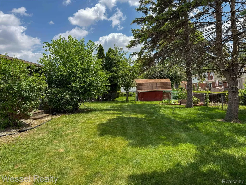3446 Girard Drive Warren City MI 48092