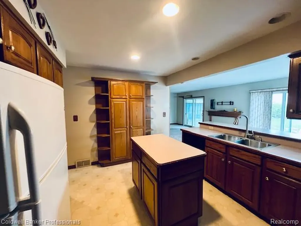 574 Auburn Street Plymouth City MI 48170