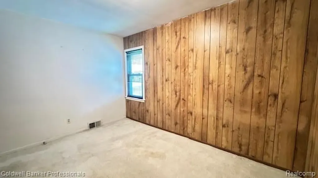 574 Auburn Street Plymouth City MI 48170