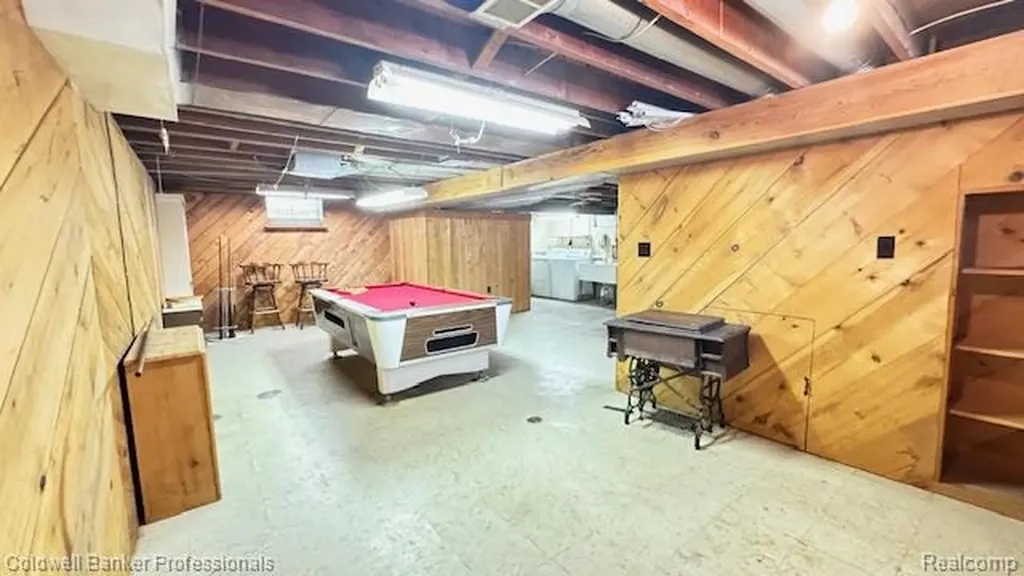 574 Auburn Street Plymouth City MI 48170