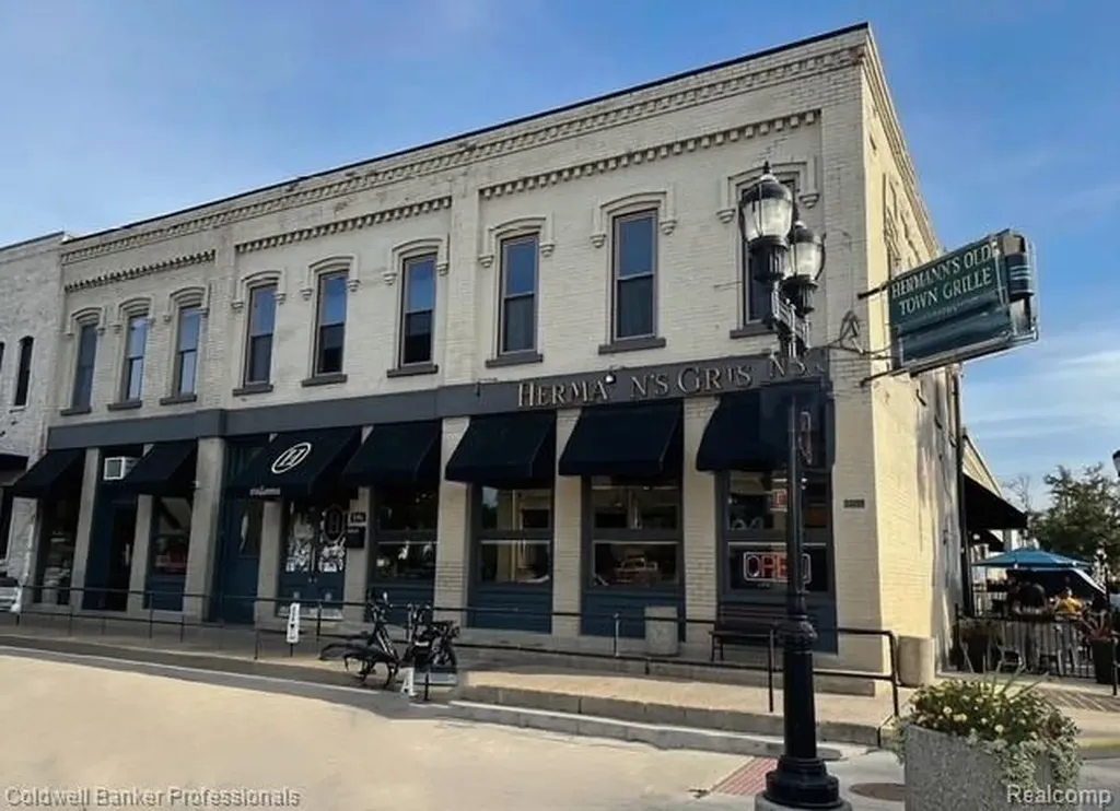574 Auburn Street Plymouth City MI 48170