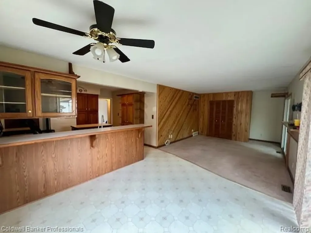 574 Auburn Street Plymouth City MI 48170