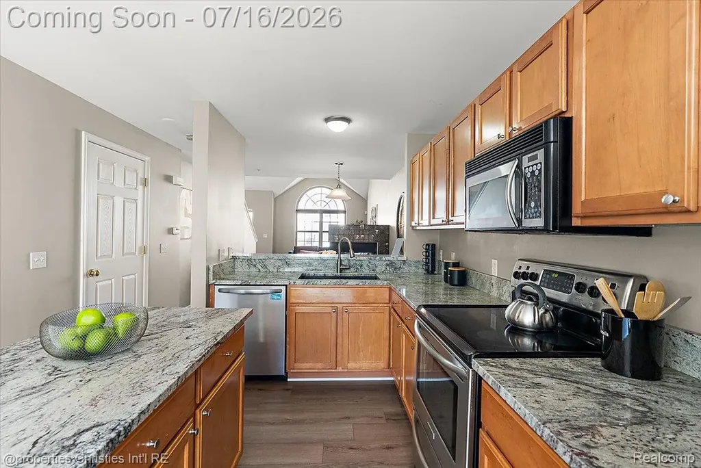 1422 Raliegh Place Troy City MI 48084