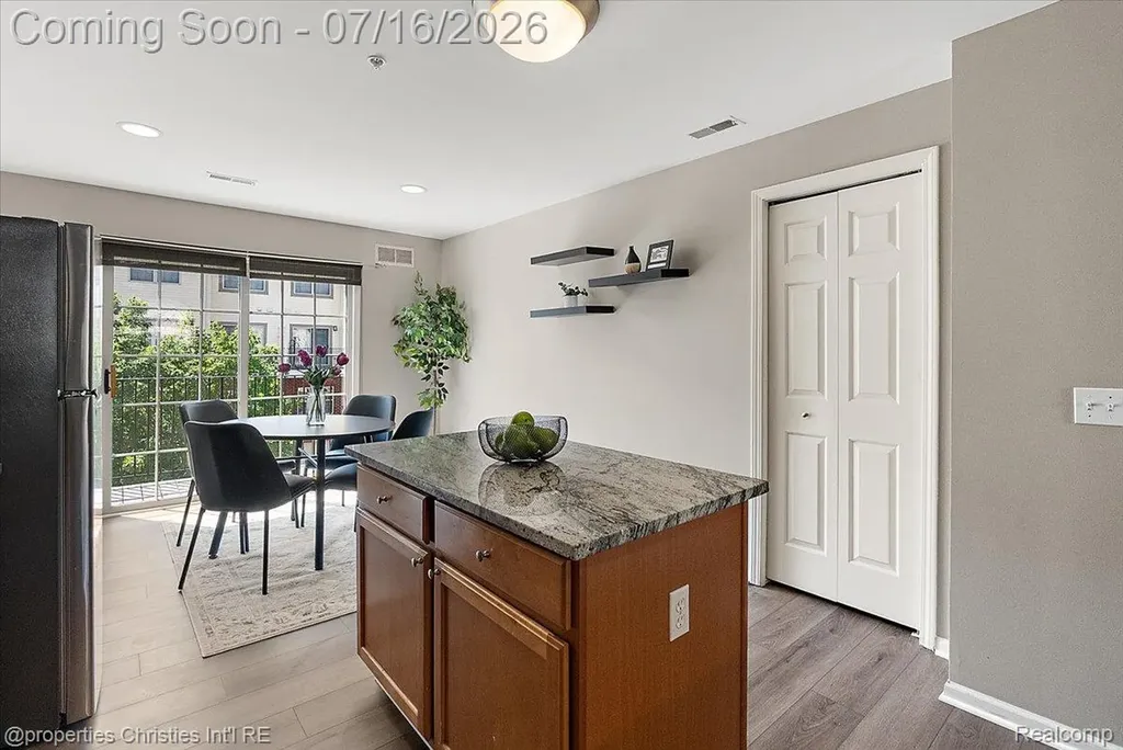 1422 Raliegh Place Troy City MI 48084