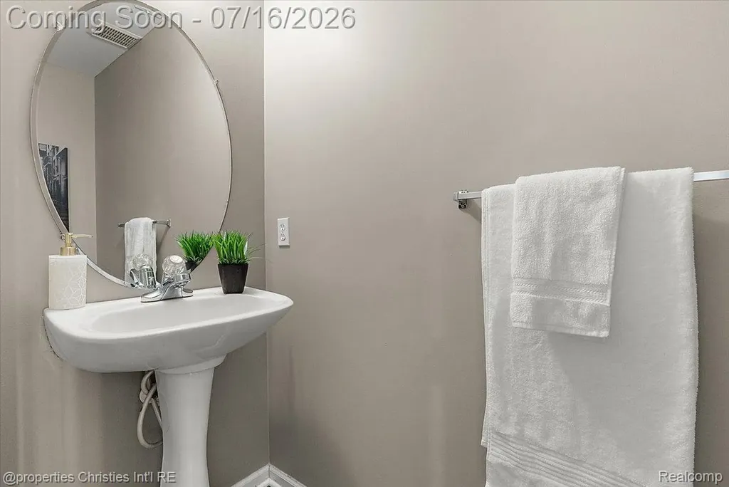1422 Raliegh Place Troy City MI 48084