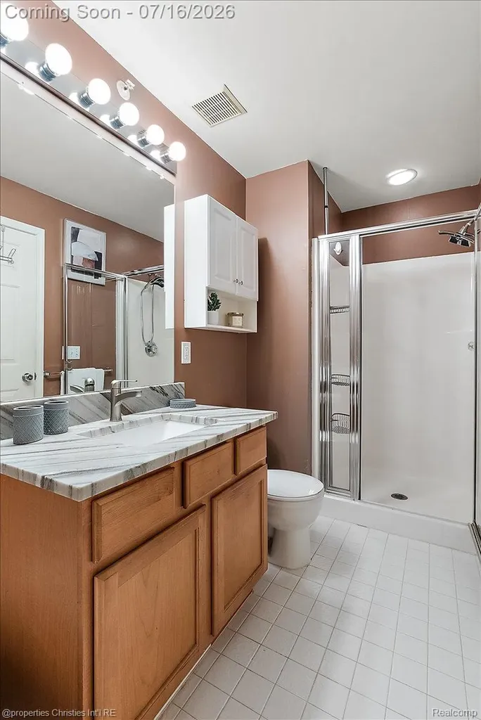 1422 Raliegh Place Troy City MI 48084