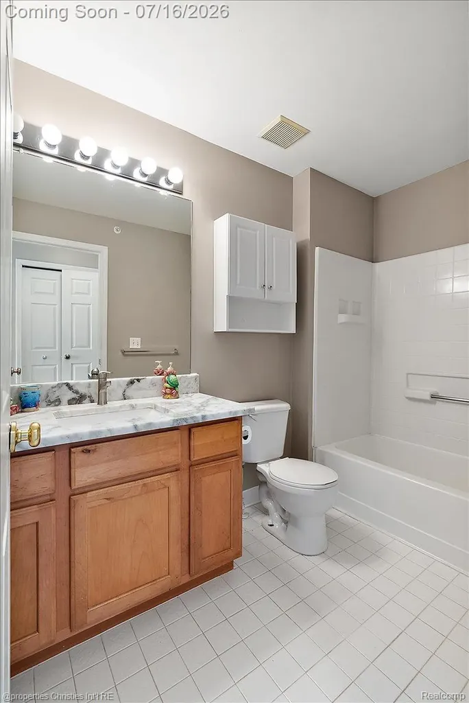 1422 Raliegh Place Troy City MI 48084