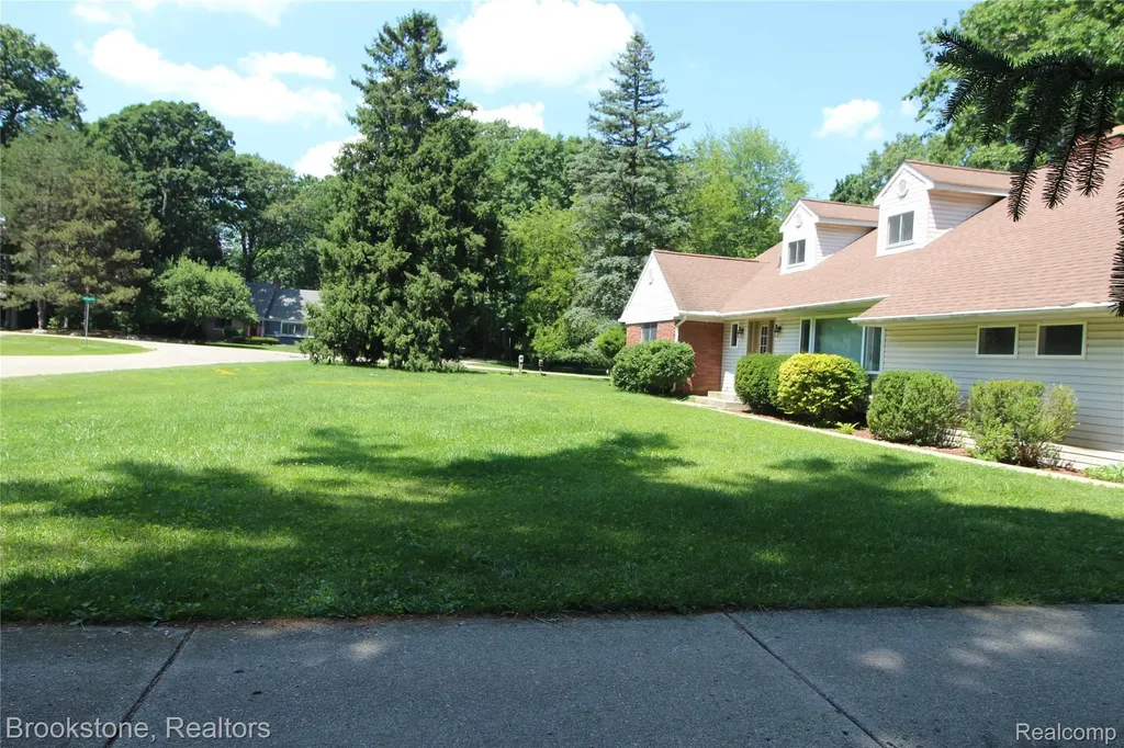 4440 Marquis Lane Bloomfield Hills City MI 48301