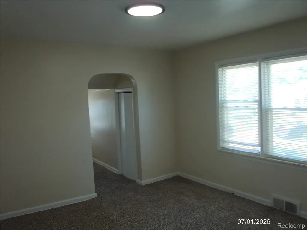 7535 Republic Avenue Warren City MI 48091