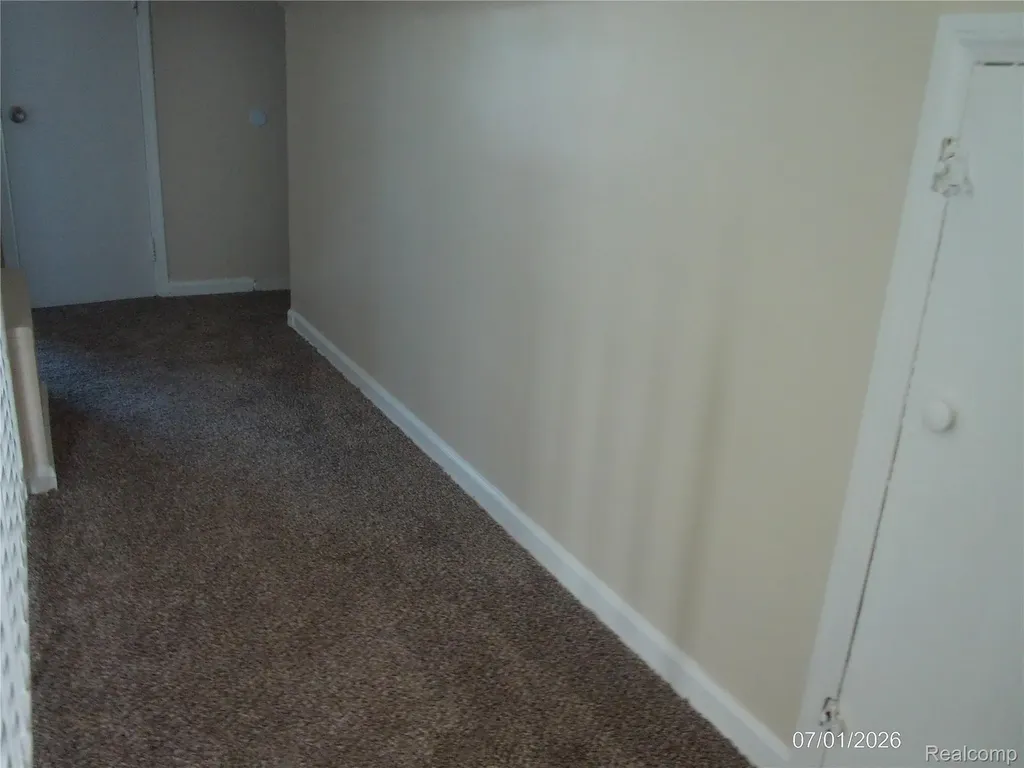 7535 Republic Avenue Warren City MI 48091
