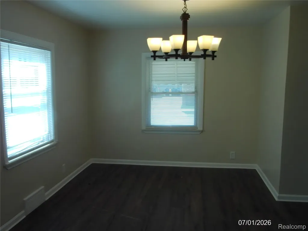 7535 Republic Avenue Warren City MI 48091