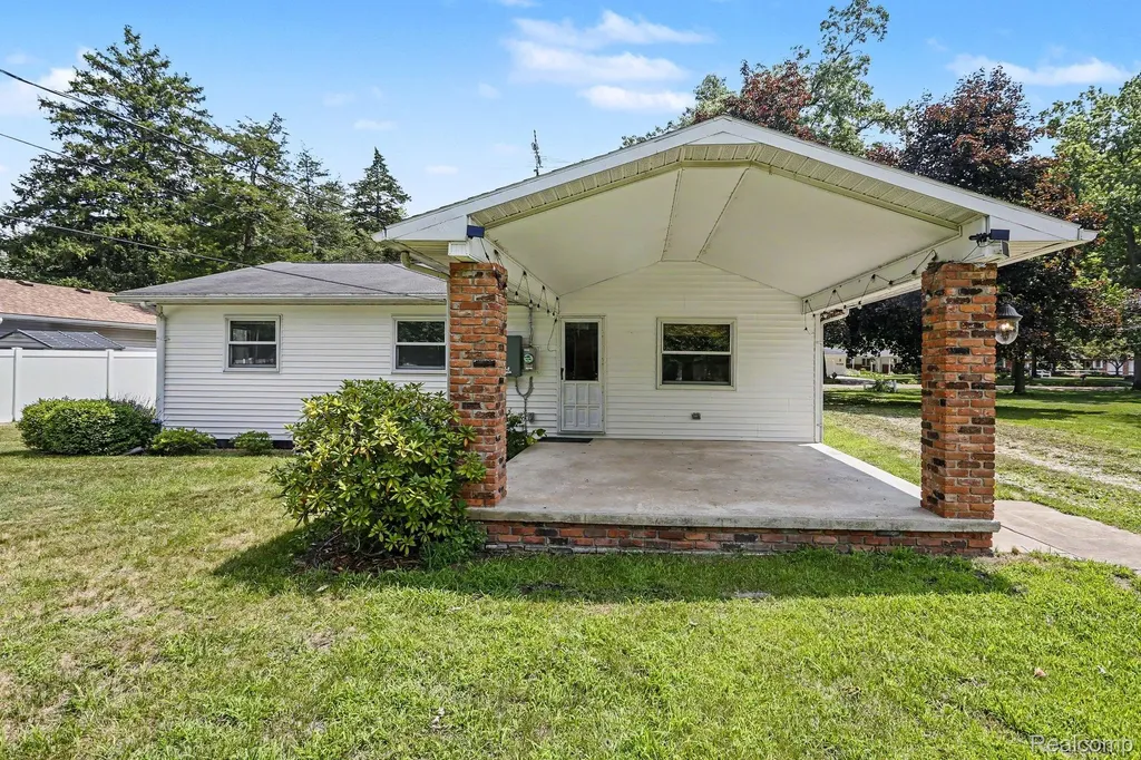 17450 Martinsville Road Sumpter Township MI 48111