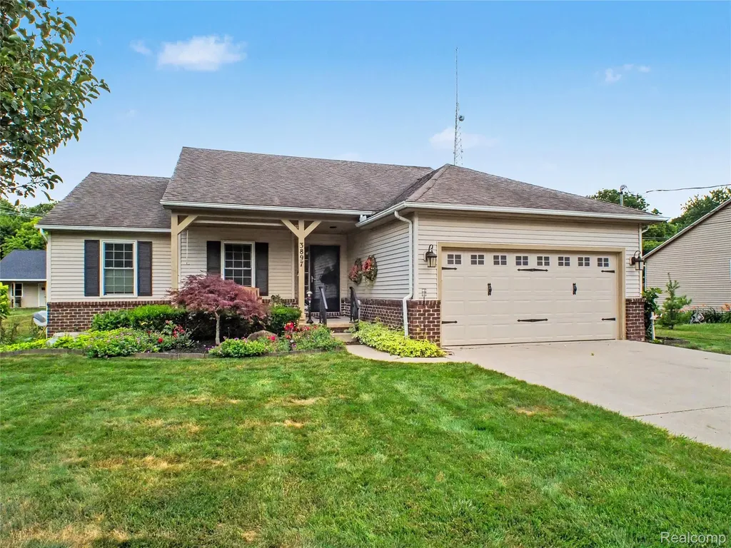 3897 N Oak Street Metamora Village MI 48455