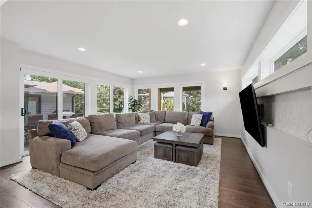 423 S Cranbrook Cross Road Bloomfield Hills City MI 48301