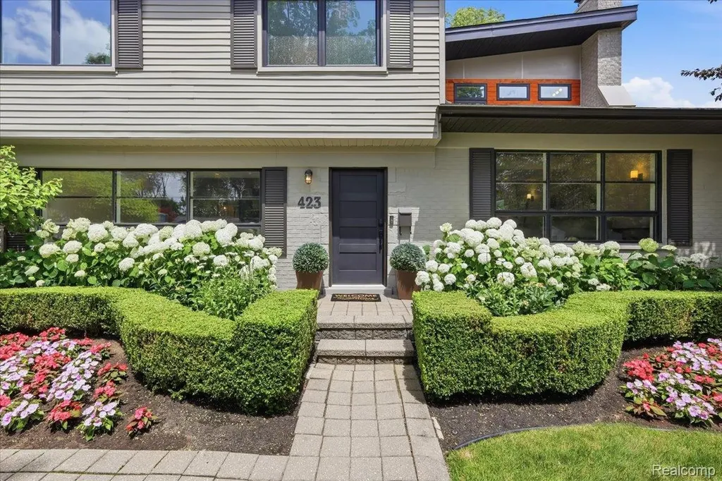 423 S Cranbrook Cross Road Bloomfield Hills City MI 48301