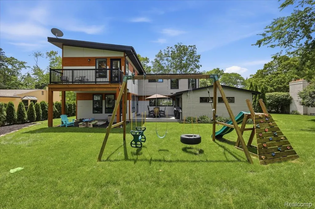 423 S Cranbrook Cross Road Bloomfield Hills City MI 48301